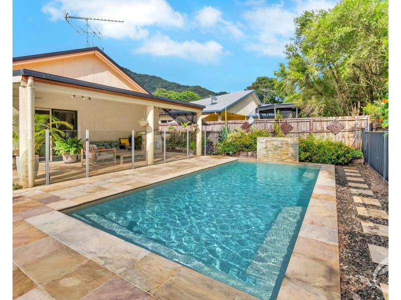15 Tradewinds Close, Redlynch QLD 4870