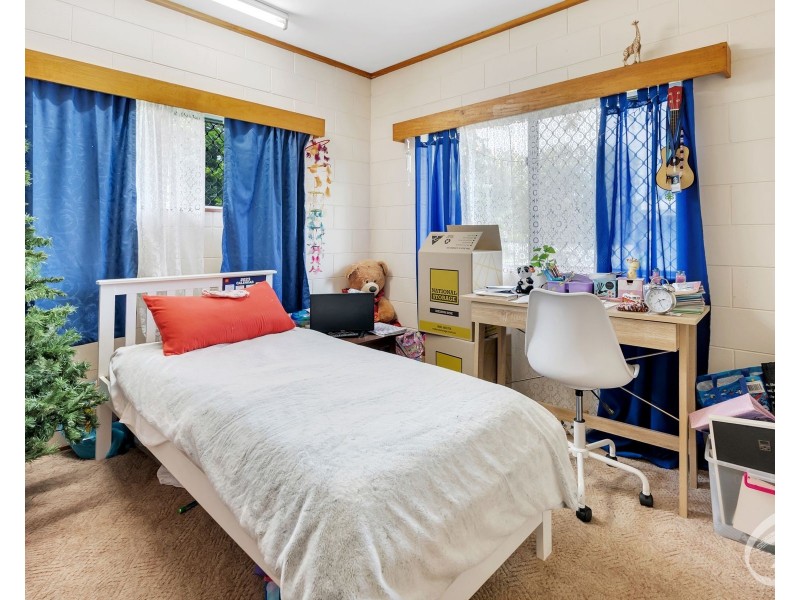 1 & 2/1 Spartan Close, Edmonton QLD 4869