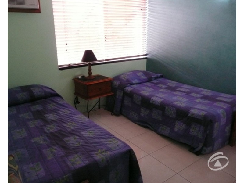 16/239 Lake Street, Cairns North QLD 4870