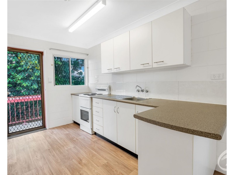 8/18 Curtin Street, Westcourt QLD 4870