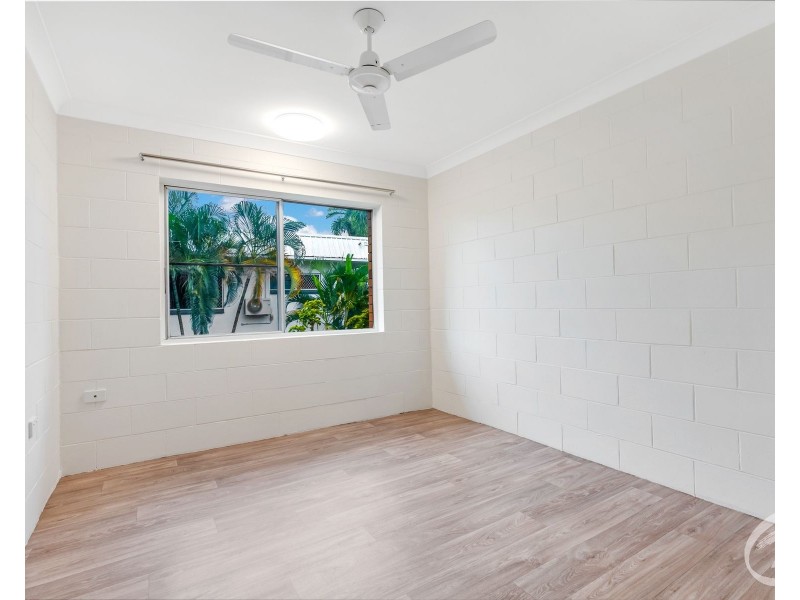 8/18 Curtin Street, Westcourt QLD 4870