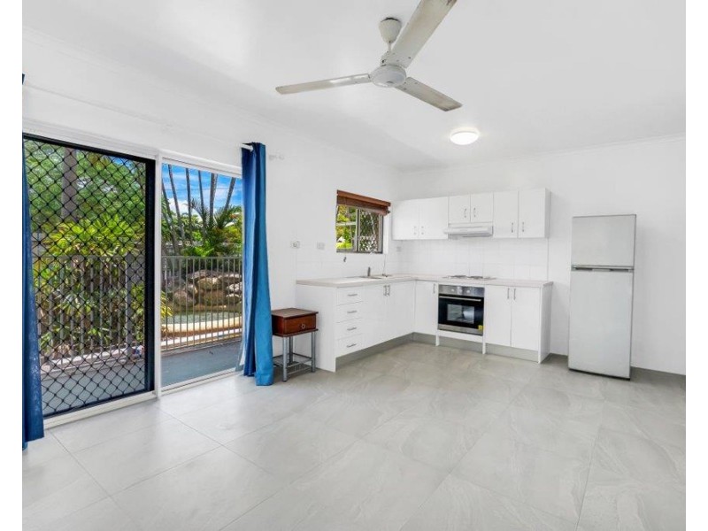 1/30 Charles Street, Cairns North QLD 4870