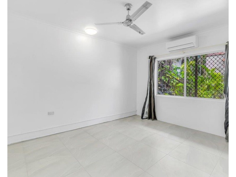 1/30 Charles Street, Cairns North QLD 4870