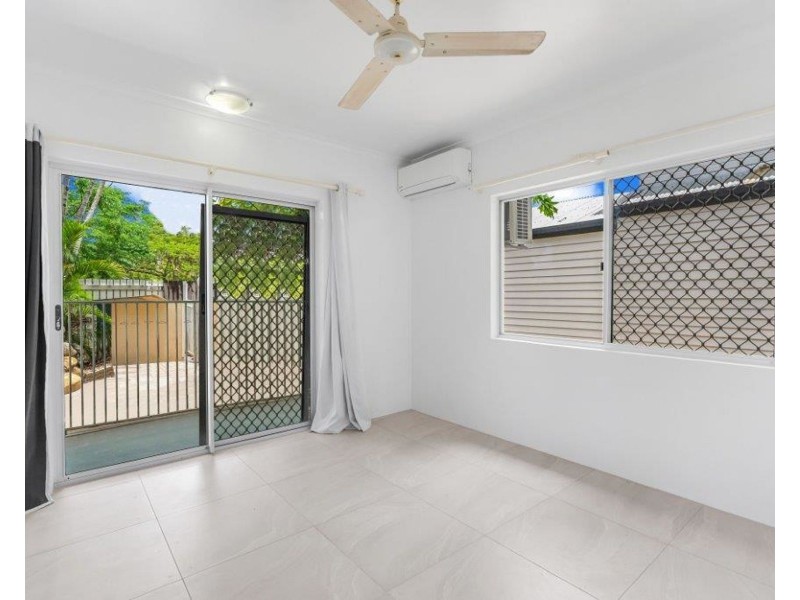 1/30 Charles Street, Cairns North QLD 4870