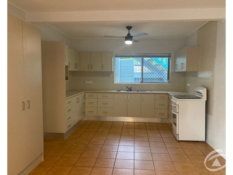 2/16 Mimosa Street, Holloways Beach QLD 4878