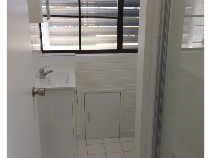 1/688 Bruce Highway, Woree QLD 4868