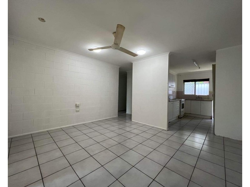 8/379-385 Mayers Street, Edge Hill QLD 4870