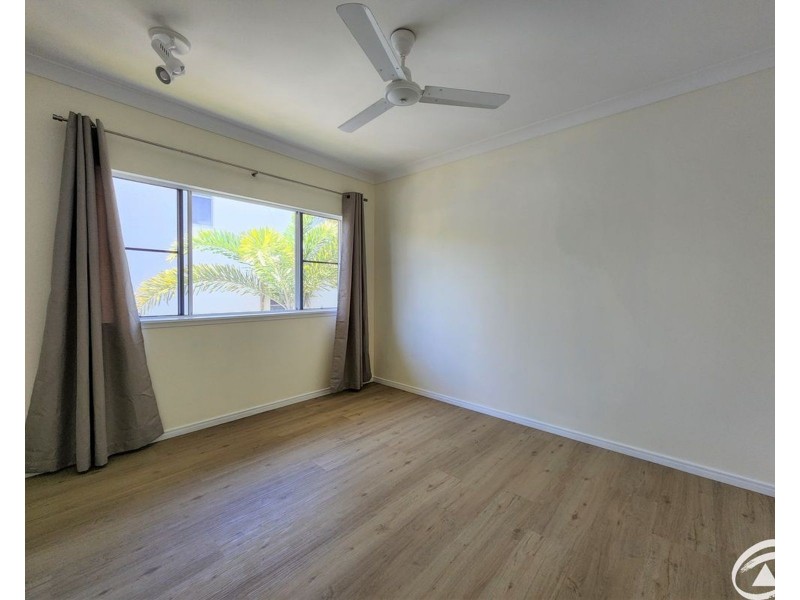10/303 Lake Street, Cairns North QLD 4870
