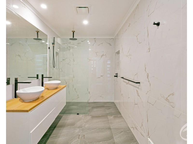 428-430 Varley Street, Yorkeys Knob QLD 4878