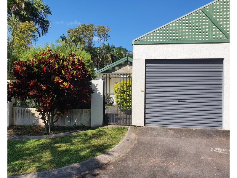 7 Rainy Mountain Place, Smithfield QLD 4878