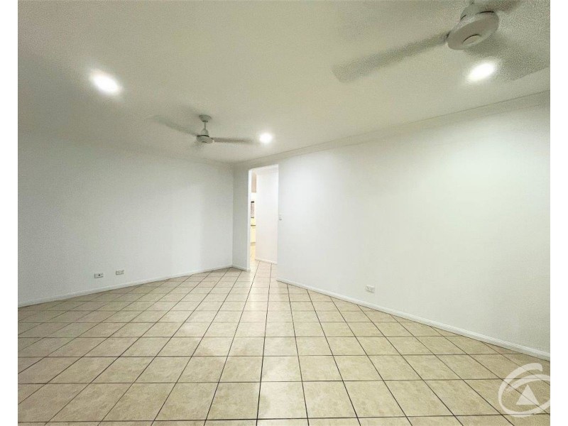 1 Eleanor Close, Mooroobool QLD 4870