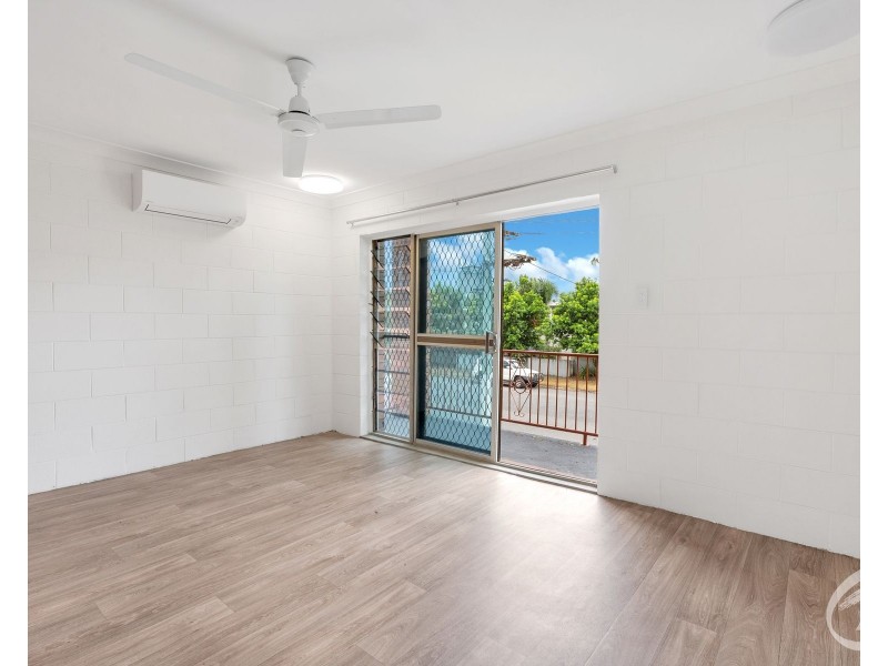 8/18 Curtin Street, Westcourt QLD 4870