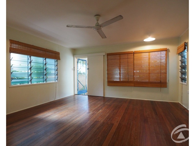4/81 Digger Street, Cairns North QLD 4870