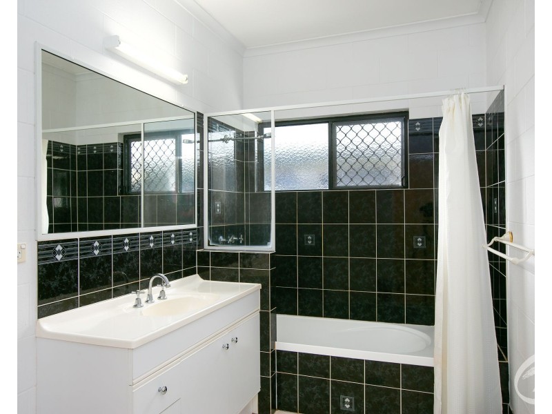 37 Pilosa Street, Redlynch QLD 4870