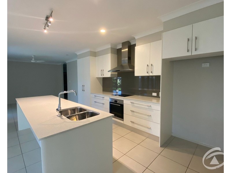 25 Como Close, Kewarra Beach QLD 4879