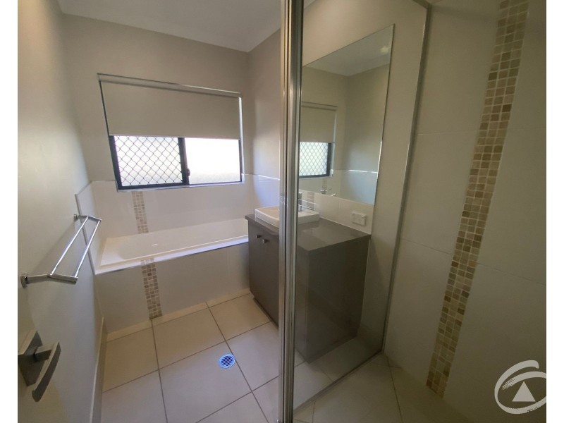 25 Como Close, Kewarra Beach QLD 4879