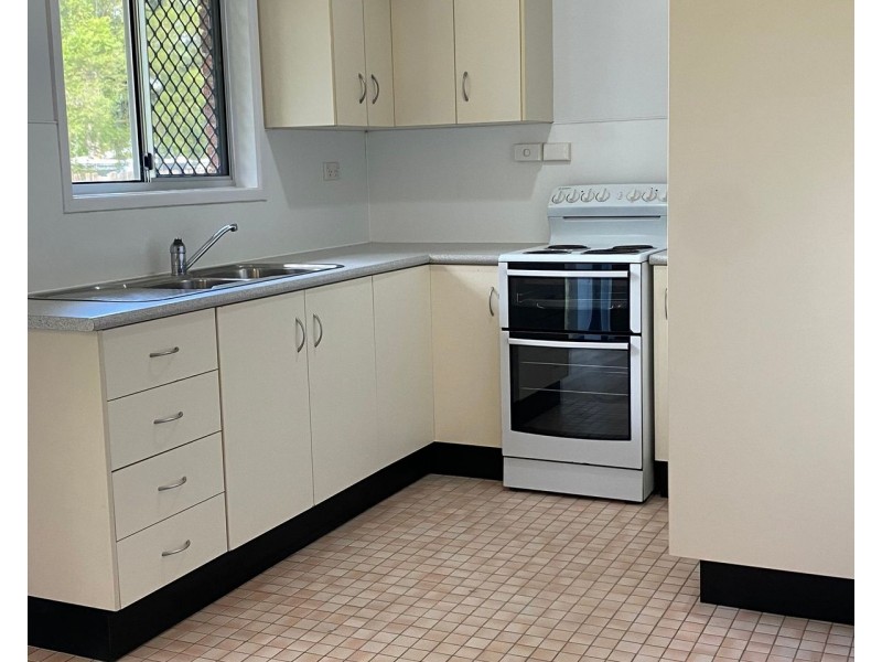 15 Frances Street, Mooroobool QLD 4870