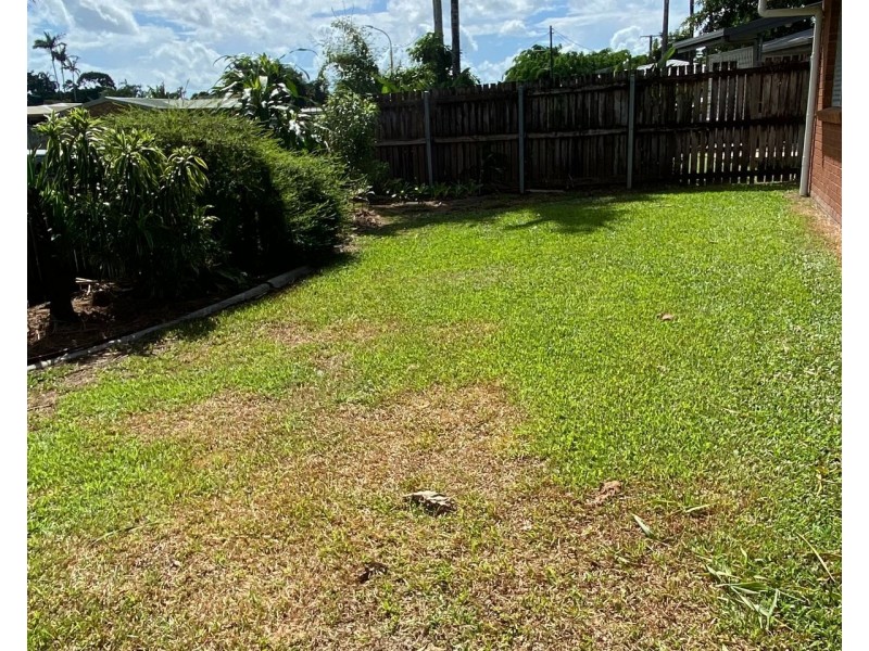 15 Frances Street, Mooroobool QLD 4870