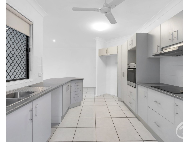 27 John Malcolm Street, Redlynch QLD 4870