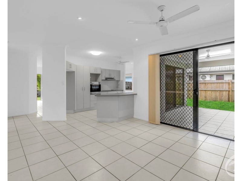 27 John Malcolm Street, Redlynch QLD 4870