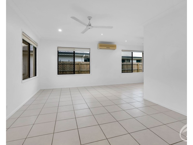 27 John Malcolm Street, Redlynch QLD 4870