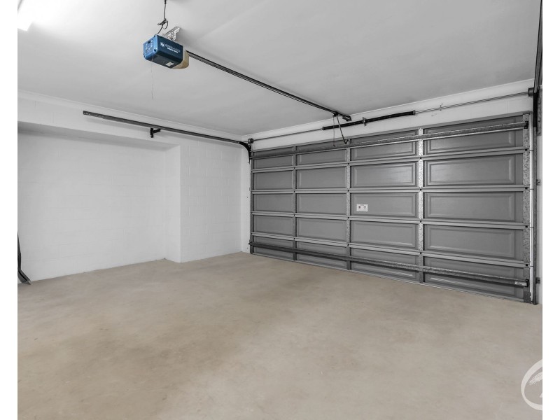 27 John Malcolm Street, Redlynch QLD 4870