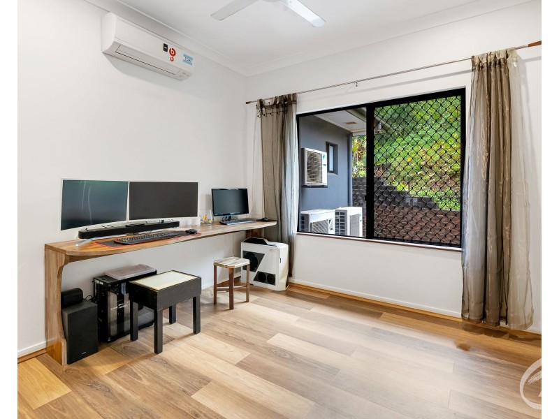 5 Tarwhine Close, Kanimbla QLD 4870