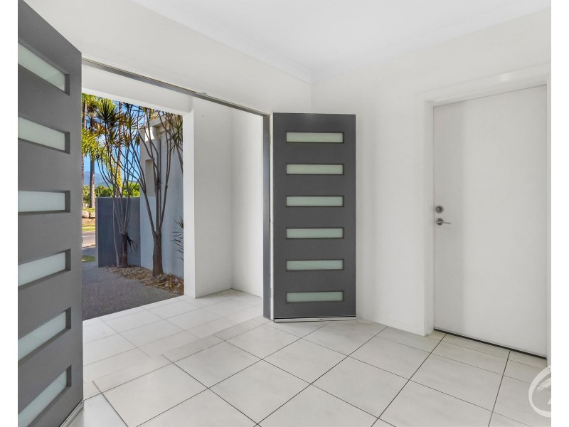 2 Oakville Parade, Trinity Park QLD 4879