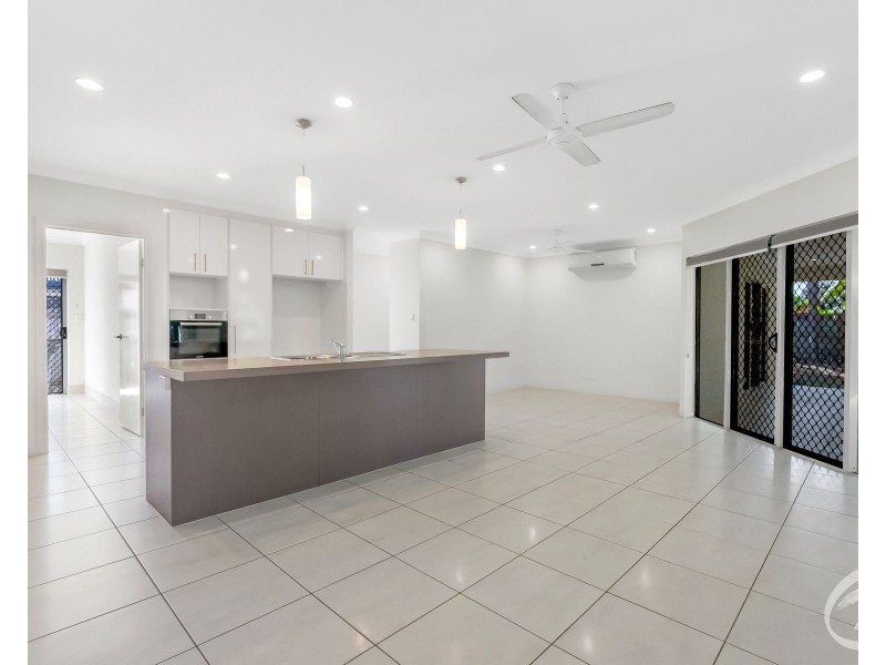 2 Oakville Parade, Trinity Park QLD 4879