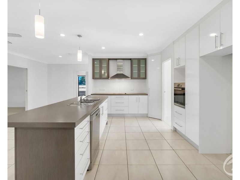 2 Oakville Parade, Trinity Park QLD 4879