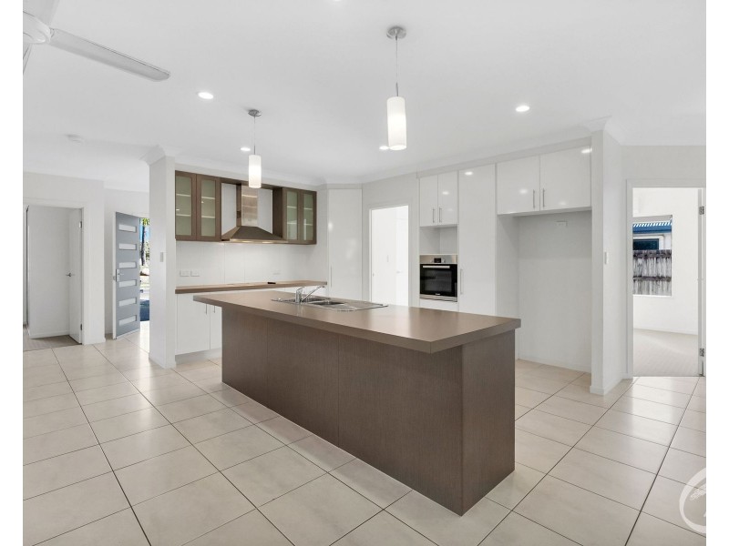 2 Oakville Parade, Trinity Park QLD 4879