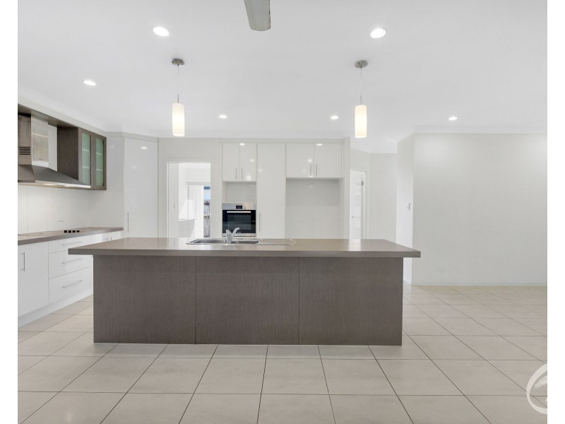 2 Oakville Parade, Trinity Park QLD 4879