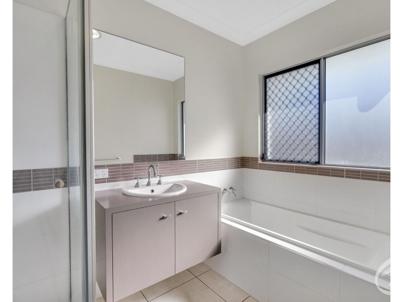 2 Oakville Parade, Trinity Park QLD 4879