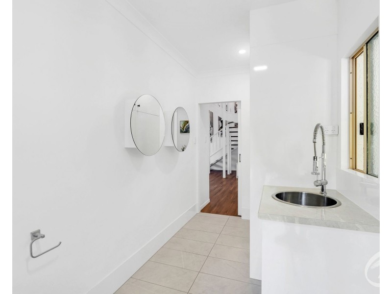 10/71-73 Cedar Road, Palm Cove QLD 4879