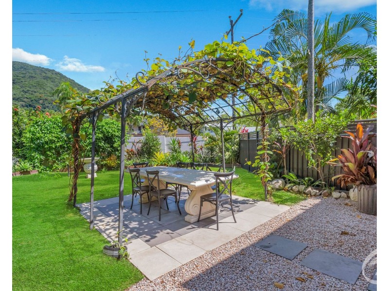 10/71-73 Cedar Road, Palm Cove QLD 4879