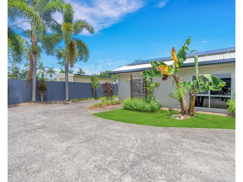 4/4 Golden Grove Drive, Bentley Park QLD 4869