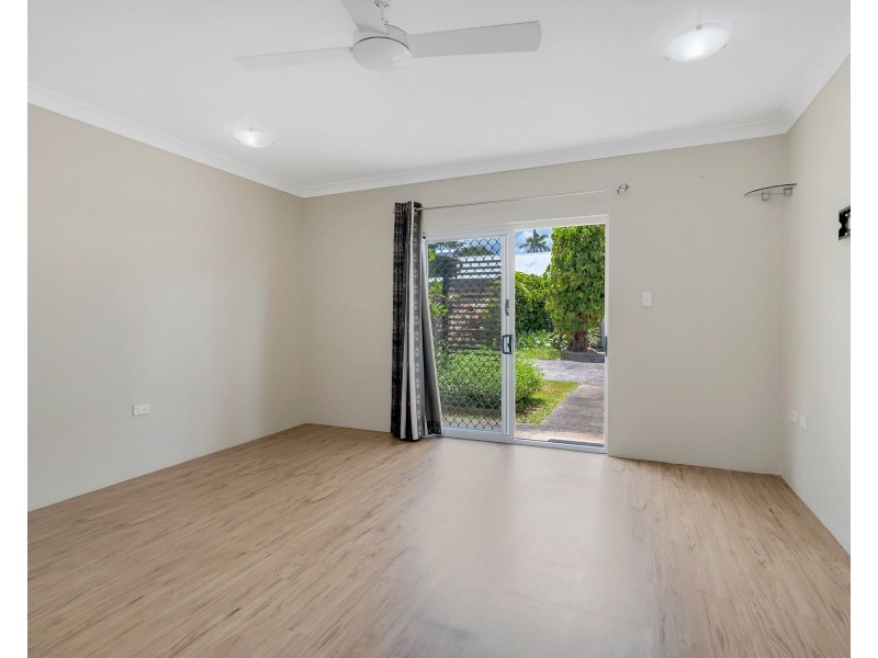 4/4 Golden Grove Drive, Bentley Park QLD 4869