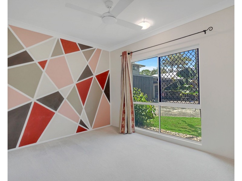 4/4 Golden Grove Drive, Bentley Park QLD 4869