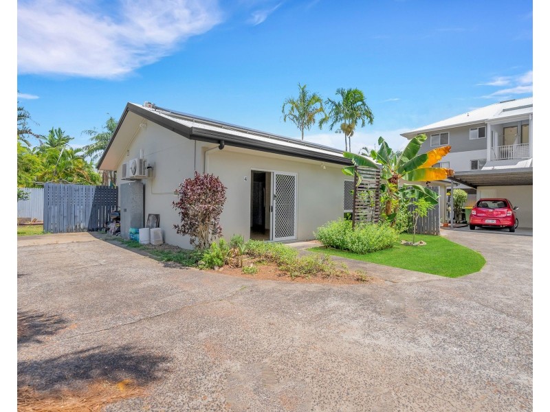 4/4 Golden Grove Drive, Bentley Park QLD 4869