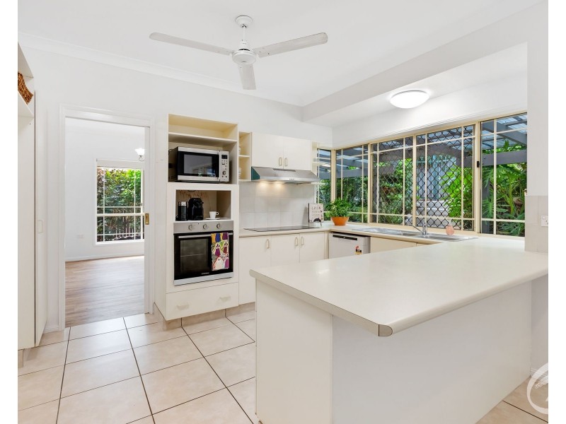 15 Eugenia Crescent, Redlynch QLD 4870