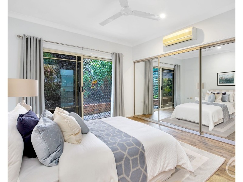 15 Eugenia Crescent, Redlynch QLD 4870