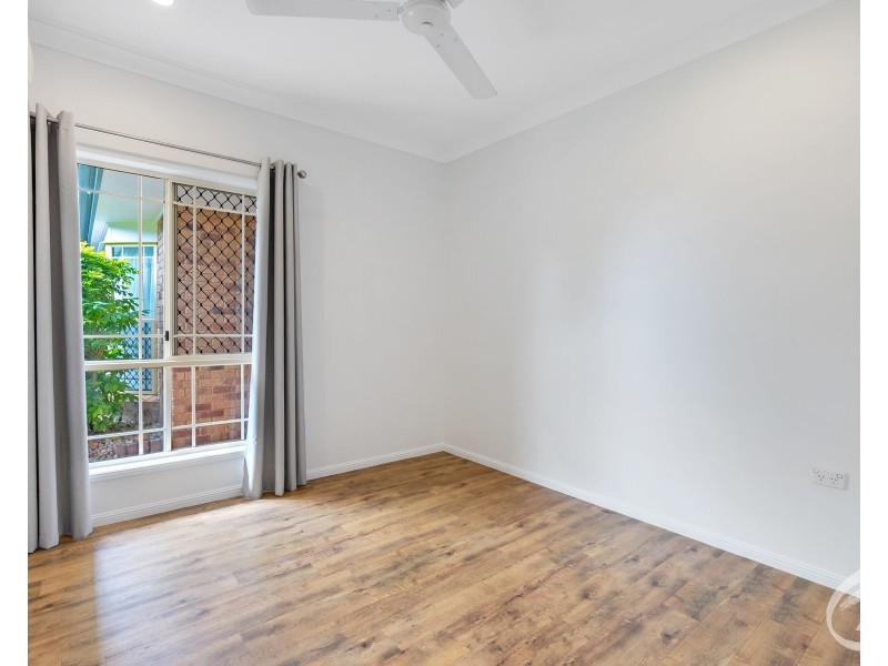15 Eugenia Crescent, Redlynch QLD 4870