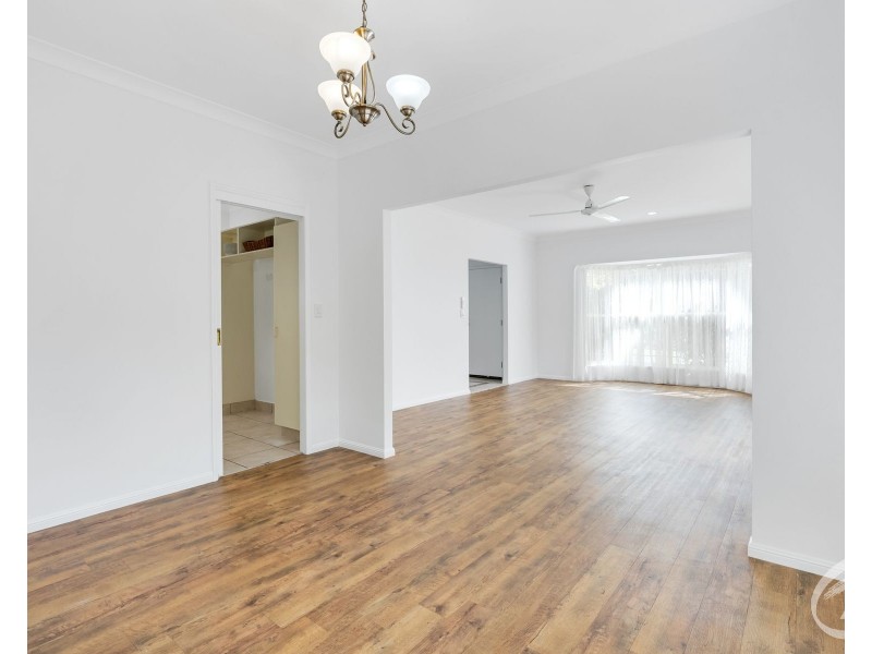 15 Eugenia Crescent, Redlynch QLD 4870