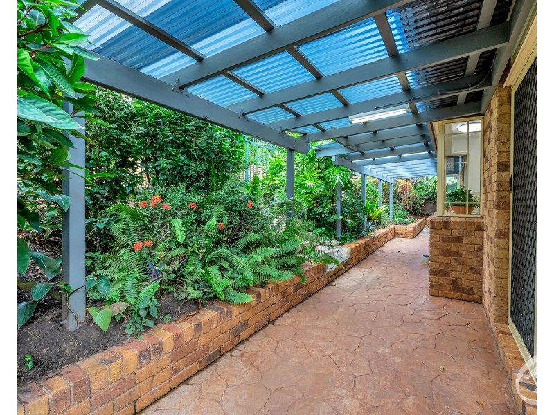 15 Eugenia Crescent, Redlynch QLD 4870