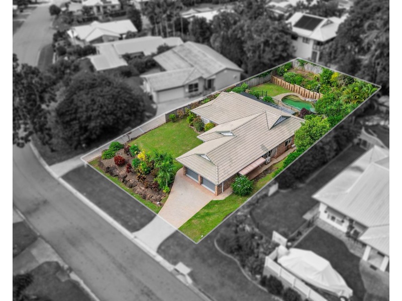 15 Eugenia Crescent, Redlynch QLD 4870