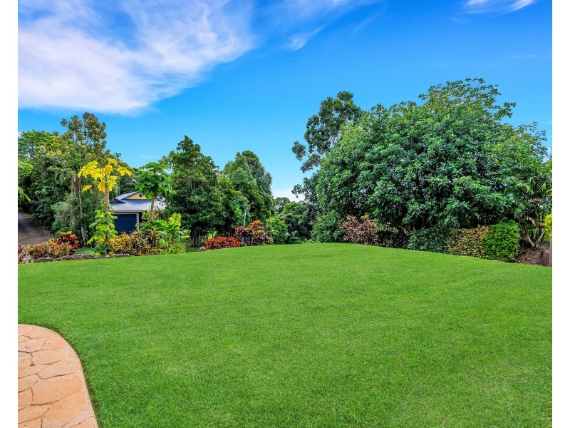 15 Eugenia Crescent, Redlynch QLD 4870