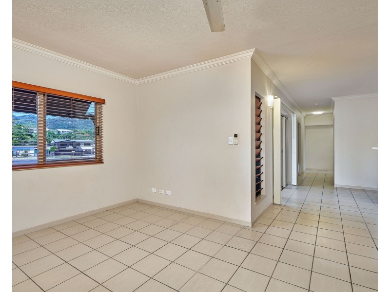 202/22-24 Ward Street, Mooroobool QLD 4870