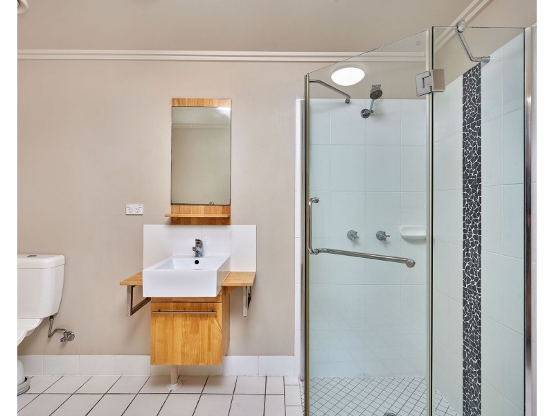 202/22-24 Ward Street, Mooroobool QLD 4870