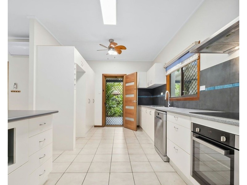 25 Beaver Street, Clifton Beach QLD 4879