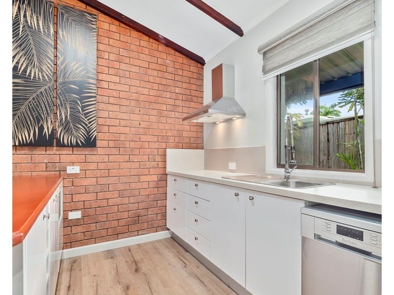 25 Beaver Street, Clifton Beach QLD 4879